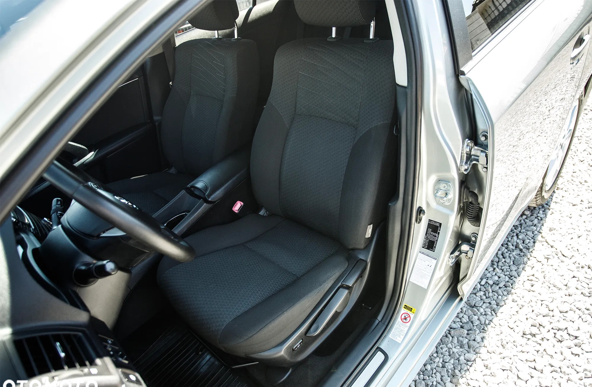 Toyota Avensis cena 33900 przebieg: 184000, rok produkcji 2009 z Rzgów małe 596